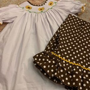 Size 6 smocked pant set. Sunflowers. Beautiful for fall